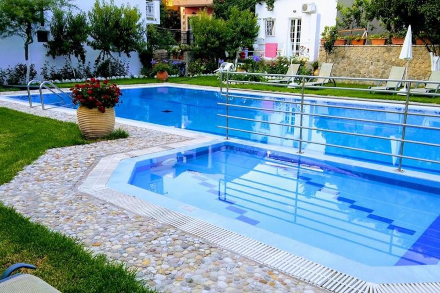 Katerina'S Apartments Agios Gordios  Exterior photo